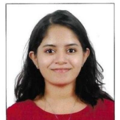 Professional Female seeks a single or double room Main Photo