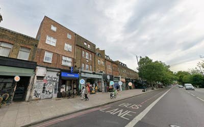 DSS-Self-Contained Studio Available in Dalston E8 Main Photo