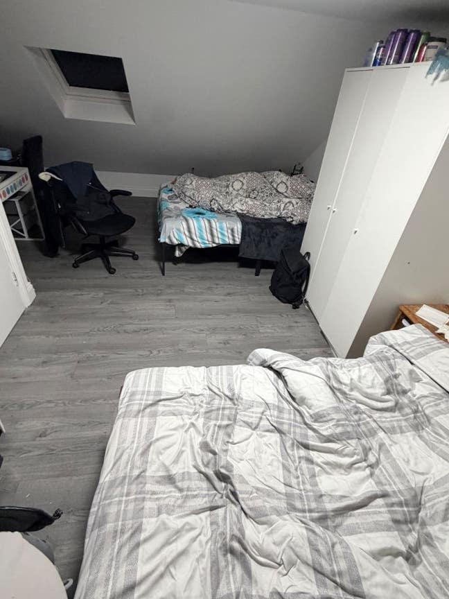 🏡 Double Room with Separate Bathroom in IG1 2UJ  Main Photo