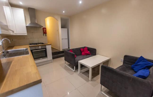 Amazing 3 Bedroom Student Property in Elm Grove Main Photo