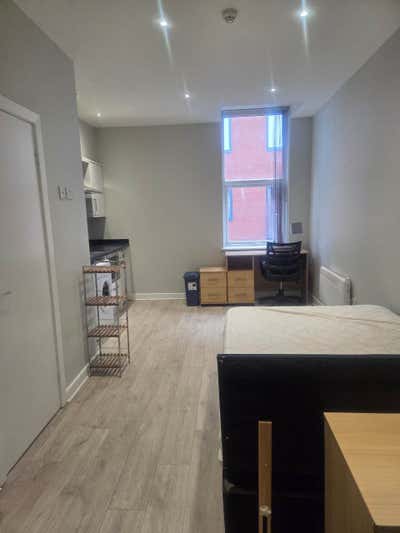 Studio to let - own washing machine, close to uni  Main Photo