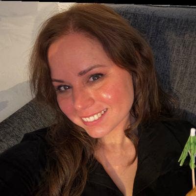 Friendly professional seeking flat-share Main Photo