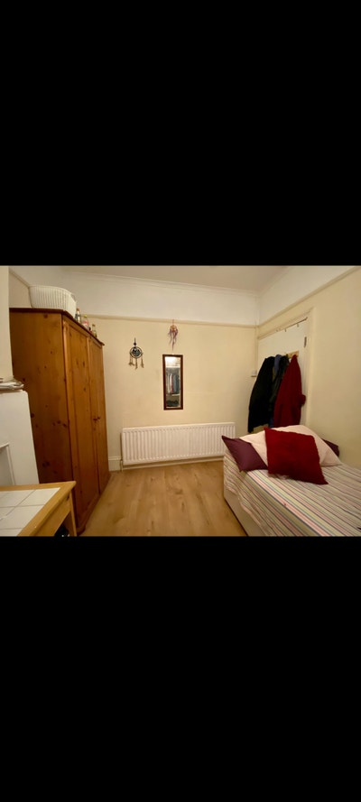 Room for rent Main Photo