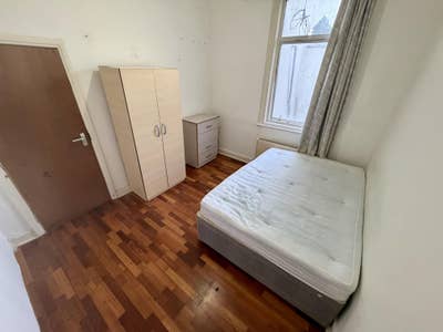 Double Room Available in Wood Green N22 *.* Main Photo