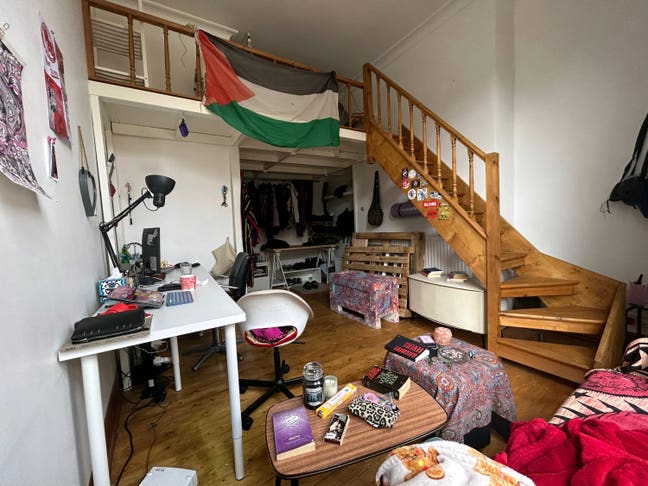 July-Sept sublet in large central hackney room Main Photo