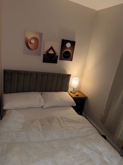 Modern Furnished single room with bills included. Main Photo