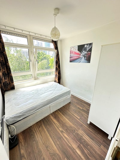 Modern Living in a Convenient Setting Main Photo
