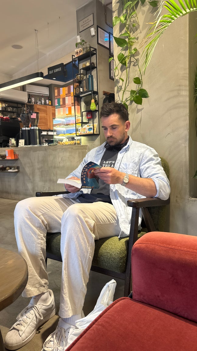 Professional Male seeks a double room Main Photo