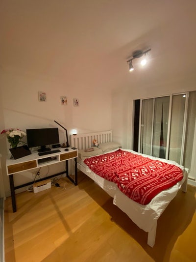 Bright Room Available with Pool, Gym and Sauna Main Photo