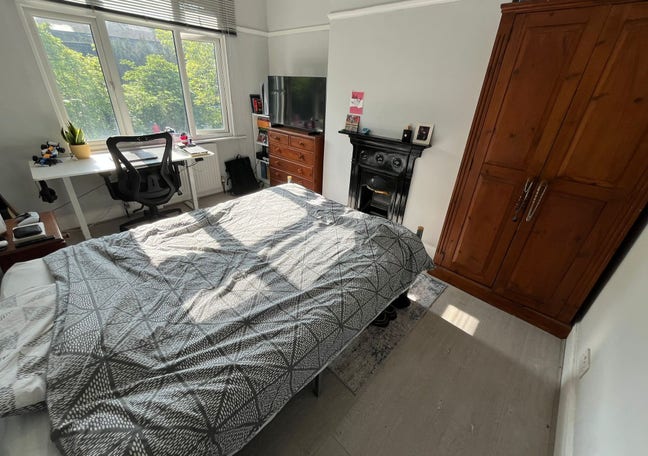 Streatham Double room with separate home office Main Photo