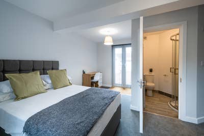 Furnished room for a couple Main Photo