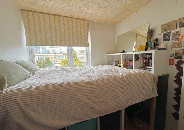 Room sublet in a cosy two-floor flat in Hoxton  Main Photo