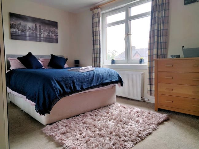 Excellent Location - King size room or Double Room Main Photo