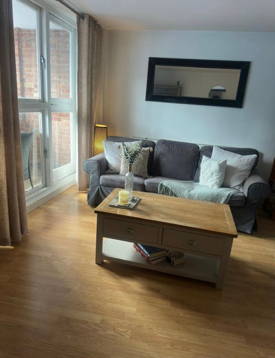 Spacious home in the heart of battersea Main Photo