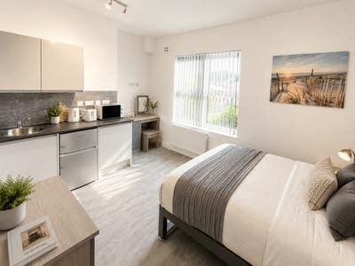 Ensuite Studio Room On Oundle Road Main Photo