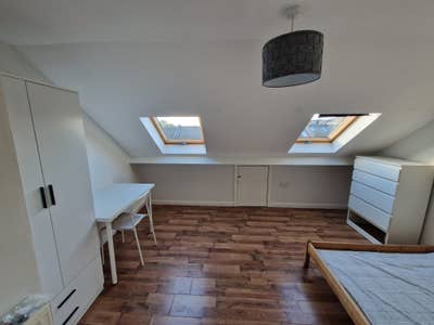 🌟 Spacious Room N15 | Available July 1 🏡 Main Photo