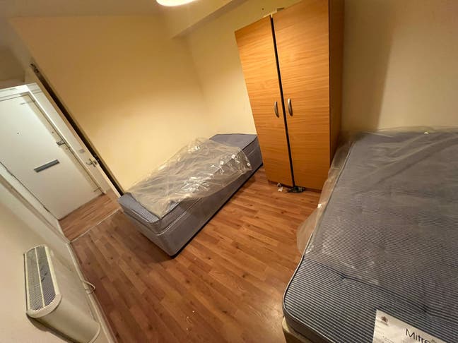 *Double Room to Share by two females* Main Photo