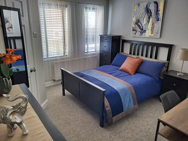 Stylish Refurbished Co-Living House Eastbourne Main Photo