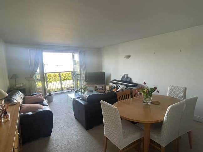 Canary Wharf Double Bedroom  **Females Preferred** Main Photo