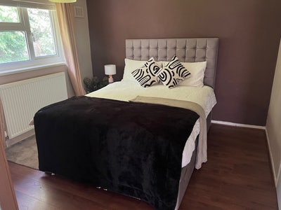 Kingsize Room  + Free Parking Near Manchester Main Photo