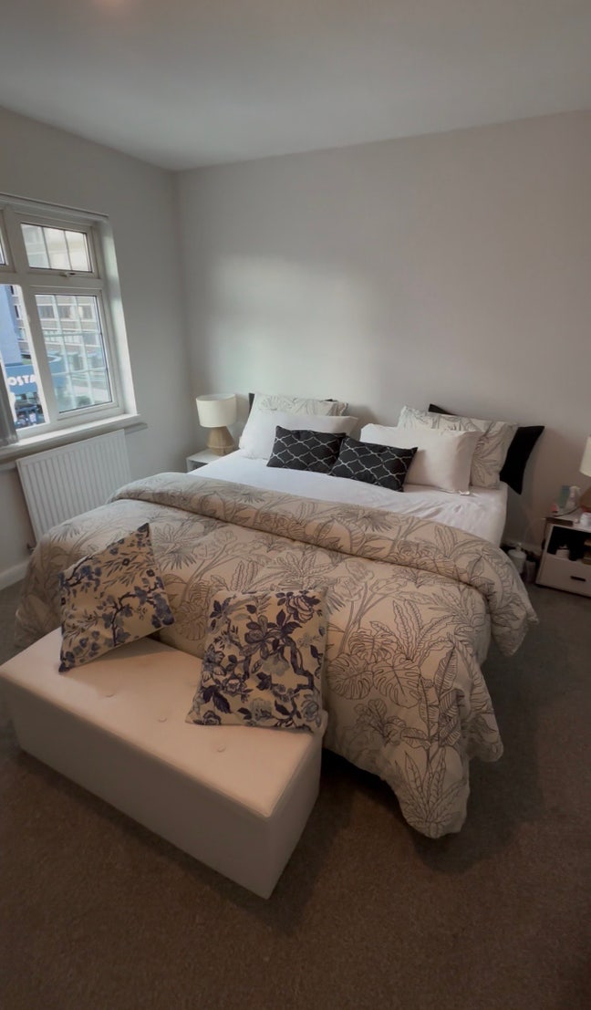     Extra Large  Room for Rent Main Photo