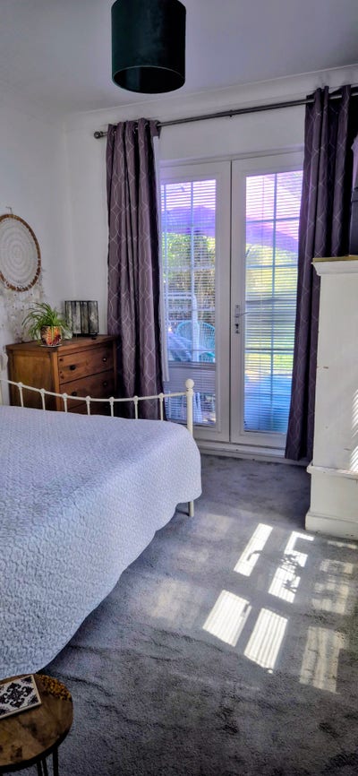 Beachside Hove double room Main Photo