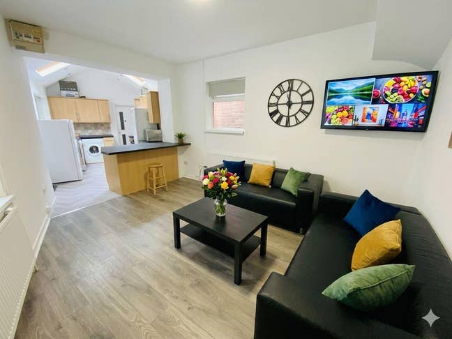 Student House-Share Main Photo