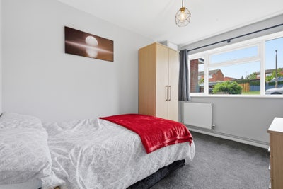 Modern and Clean  Double Rooms in House Share! Main Photo