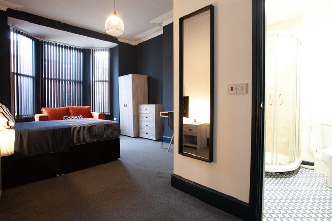 1 Large Double En Suite in a Stunning 9 Bed House! Main Photo