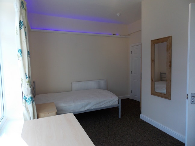 Ensuite Room  - Close to Uni Main Photo