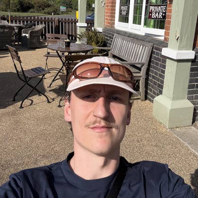 Easygoing social housemate moving to London Main Photo