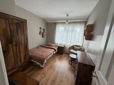 Room in a Shared House SW13 Main Photo