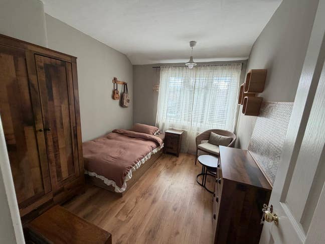 Room in a Shared House SW13 Main Photo
