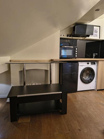 Self Contained Studio Main Photo