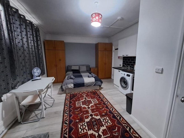 ✨🏡 Studio Flat to Let in - Finchley Road  Main Photo