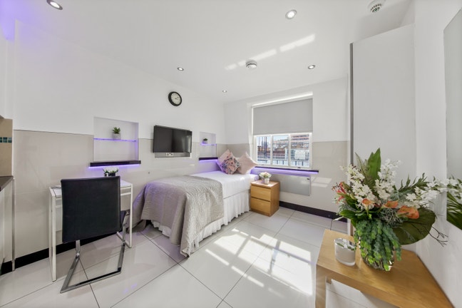 New Studio Flat Available Main Photo