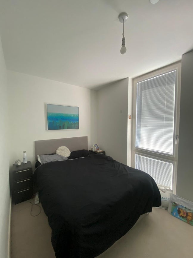 Spacious Double Room 3 Mins from Elizabeth Line  Main Photo