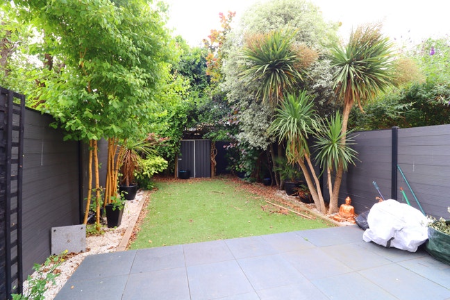 Dream House in West Ealing Only 2 Rooms Left ! Main Photo