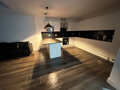 Luxury  Ensuite Room Bills inc Croydon Main Photo