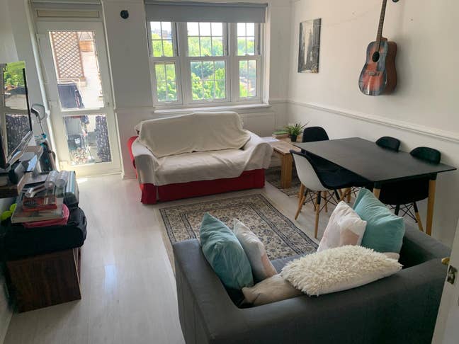 Double room in bright, safe, clean flat in Wandy Main Photo