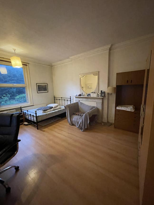 King size room &pound;675 Ealing Broadway Prime Location Main Photo