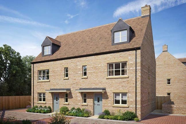 Double room available in large 3 bedroom house Main Photo