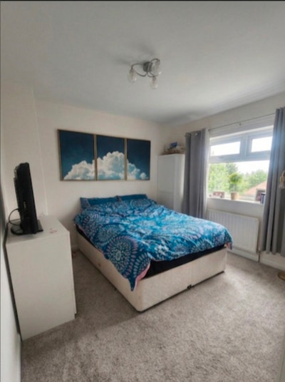 Spacious Room | 1 Housemate | Newly Renovated  Main Photo