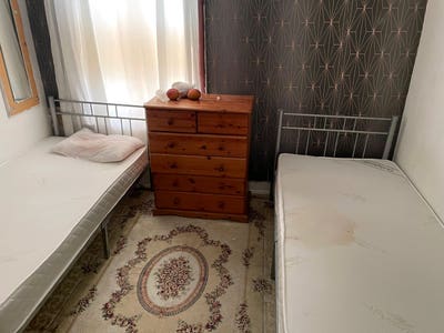 1 room Main Photo