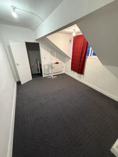 Room for rent  Main Photo