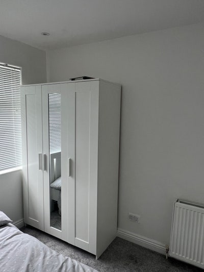 One bedroom is available for rent Main Photo