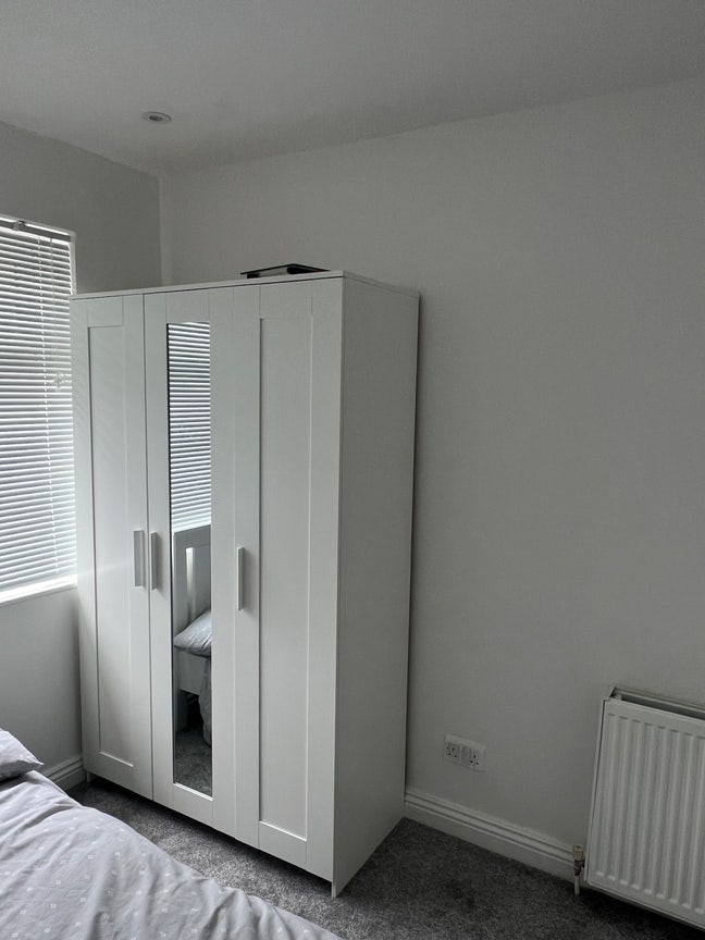 One bedroom is available for rent Main Photo