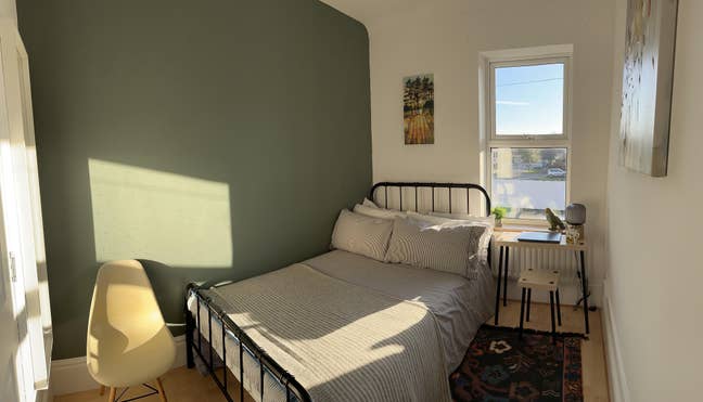 Renovated Large Rooms in Central Ashford Main Photo