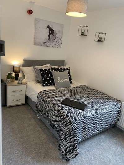 A Smarter Way to House Share!Next to Train Station Main Photo