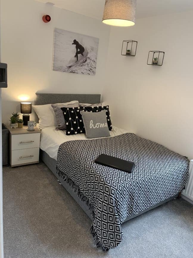 A Smarter Way to House Share!Next to Train Station Main Photo